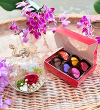 Charger l'image dans la galerie, Duo Rose éternelle et chocolats
