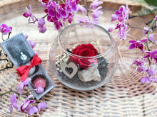 Charger l'image dans la galerie, Duo Rose éternelle et chocolats
